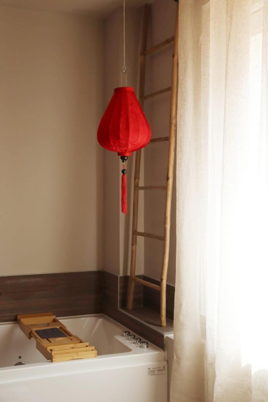 Loveroom Japon Avec Balneotherapie 툴롱 외부 사진